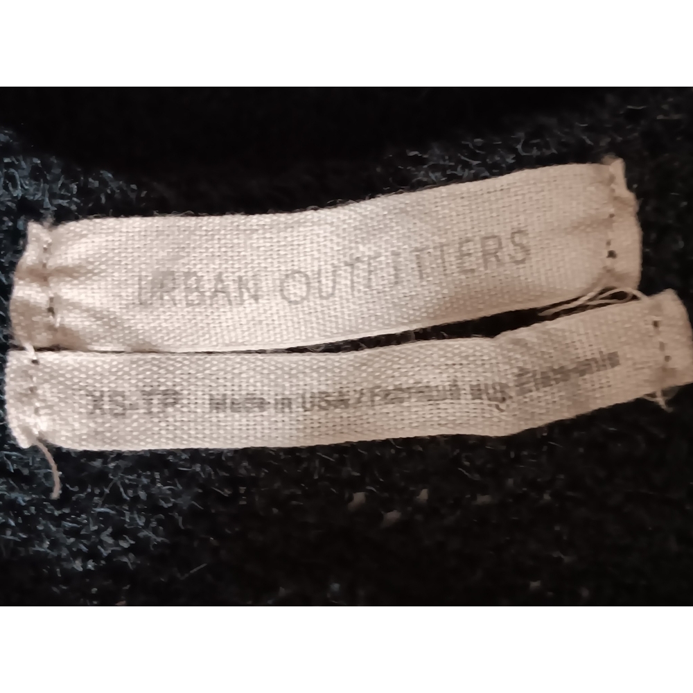 Urban Outfitters Ruffle Crop Top - Picture 5 of 5